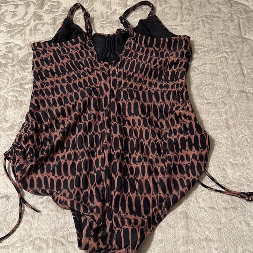One pc swimsuit printed underwire